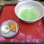 Koke Mushiro - 唐饅と苔饅頭＆お抹茶