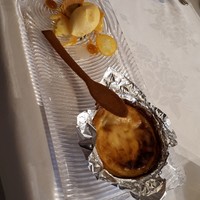 イル プロフーモ - はちみつのサブレとアイス。金柑添え。ゴルゴンゾーラタルト。スプーンはクッキー生地で作られている。