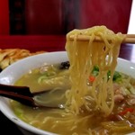 楽々軒 - 写真じゃ伝わらないけどかなり熱い