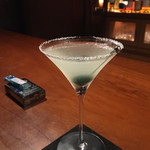 バー ウダ - 客人はカクテルが好きみたい