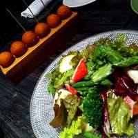grigio la tavola - 