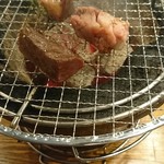 炭火焼肉スーパーホルモン - 厚切りハラミ! 焼き!焼き!