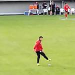 秩父宮ラグビー場 売店 - 第二試合出場の田村くん。