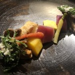 御料理 光安 - 人参葉のサクッとした食感に濃い味わいが秀逸。