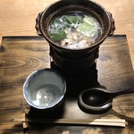 御料理 光安 - 焼いた雲子と九条葱の餡掛け。グツグツと熱いがうまい。