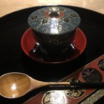 御料理 光安 - 美しいフォルムと色柄。九谷焼かな。