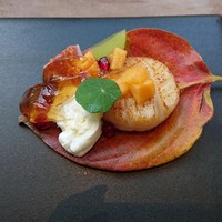 イル ギオットーネ ディ ピュー - 帆立貝 柿と秋のフルーツ