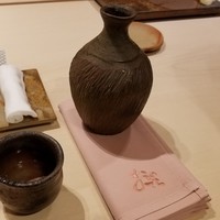鮨 銀座 おのでら - 選んだ猪口でぬるめの燗