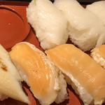 Sushi Shabu Shabu Sukiyaki Hanko Shitsude Tabehoudai Mo-Ton - 寿司
                        穴子、えんがわ、炙りサーモン