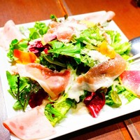 RISTORANTE Orobianco - イタリア産生ハムと彩り野菜のサラダ