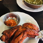 本場インド料理専門店 ディプパレス - ビジネスランチのタンドリーチキンと選べるカレー。