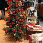 ル・グルニエ・ア・パン - 店頭のミニツリー