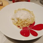 イタリアンバルGon's - チーズと黒胡椒のパスタ