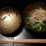 高台寺 和久傳 - 立派な菊の模様の 沢煮椀