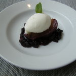 OGINO organic Restaurant - 洋ナシの赤ワインコンポート　煮汁のジュレと牛乳のアイス