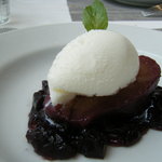 OGINO organic Restaurant - 洋ナシの赤ワインコンポート　煮汁のジュレと牛乳のアイス