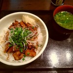 鮪市場 - 『まぐろの照り焼き炙り丼』と『あおさの味噌汁』