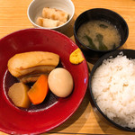 岩亀 - ◆豚角煮(煮玉子セット) 880円