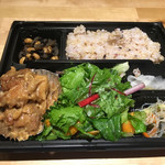 八百屋カフェ - 鶏の胡麻味噌炒め 大600円