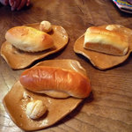山田家珈房 - おまけのパン