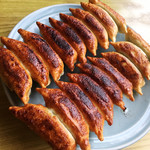 餃子の王さま - 一人前六個で此方は三人前。
                                女性ひとりでもペロリ食べられる軽さ。