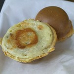 西川のぱんじゅう - 裏はフカッとした食感
