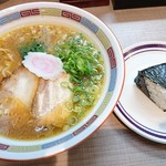 ちから - 中華そば(新元味) ¥700＋むすび(昆布) ¥130