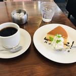 プリン80 - プリンとコーヒーのセットは700円です♫