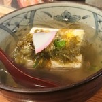 活魚料理 みよし酒蔵 - 湯豆腐です♪ 出汁と柚子がきいて美味しい(*´ー｀*)♪