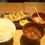 肉汁餃子のダンダダン - 餃子ライス (ライス大盛)