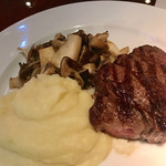 sidedoor hisio  - 備長炭炭火焼　熟成させた国産牛のサーロインステーキ