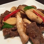 中国菜庵 鳴 - 牛肉とエリンギの炒め