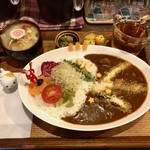 タケウチ - イベリコ豚と煮込み野菜のスパイシーチーズカレー膳 1000円