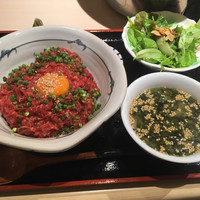牛刺しと焼肉 仔虎 クリスロード店 - 