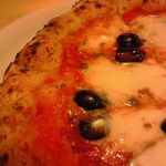 イタリア料理 トト - ナポレターナ（アンチョビ・オリーブ・ケッパー）