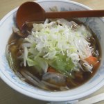 手打ちらーめん ゆうか - 肉野菜ラーメン（醤油）