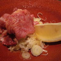 鳥茂 - 牛たんもと刺し（2011/10/7）