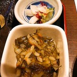 濱焼北海道魚萬 - イカとすき昆布の和え物 ・漬物