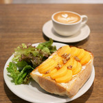 cafe634 - 柿とクリームチーズのトーストモーニング