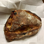 パンやきどころ RIKI - ふじりんごとセミドライアプリコット ¥250+税