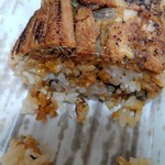 鮨旬美西川 - お土産のはずが、主人に速攻で半分食べられた