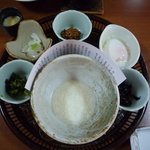 旅の宿滝の湯 - とろろには温泉玉子・野沢菜・納豆・昆布の佃煮・いかを入れていただきます