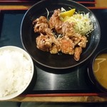 長州屋 - 塩唐揚げ定食
            880円(税抜き)