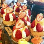 チムニー - いちごのシブースト