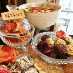 チムニー - 明太子ラスク、バラのクランチチョコレート