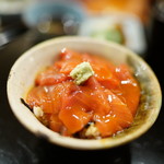 金田中 庵 - 東丼（まぐろ漬け丼）