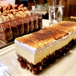 チムニー - マルチック（ラムレーズンのケーキ）