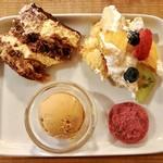 チムニー - １０皿目＠ティラミス、フルーツトライフル、塩キャラメルアイス、ラズベリークッキー