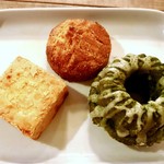 チムニー - １２皿目＠パイナップルケーキ、ガレット、抹茶ミニクグロフ