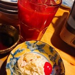 Robasumi - ポテトサラダをチョイス！
                        トマトジュース頂きました(笑)(*´∀｀)